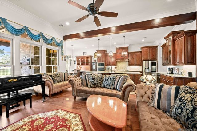 2631 Tiger Crossing Dr, Baton Rouge, LA 70810