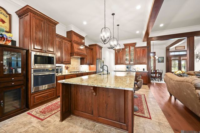 2631 Tiger Crossing Dr, Baton Rouge, LA 70810