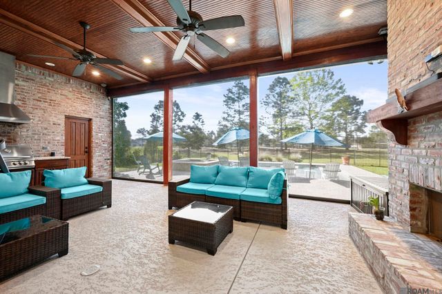 2631 Tiger Crossing Dr, Baton Rouge, LA 70810