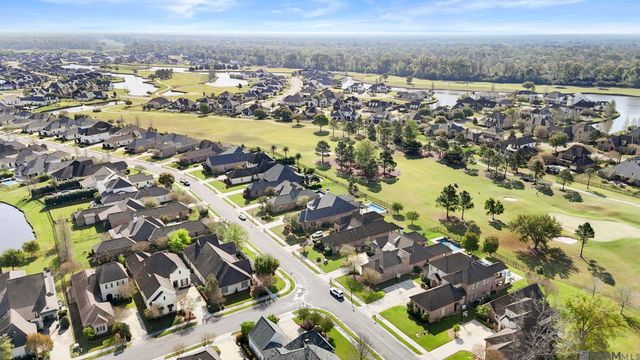2631 Tiger Crossing Dr, Baton Rouge, LA 70810