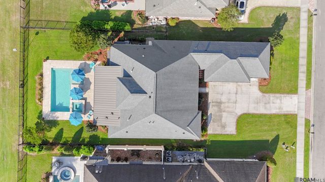 2631 Tiger Crossing Dr, Baton Rouge, LA 70810