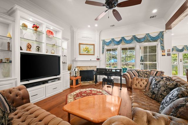 2631 Tiger Crossing Dr, Baton Rouge, LA 70810