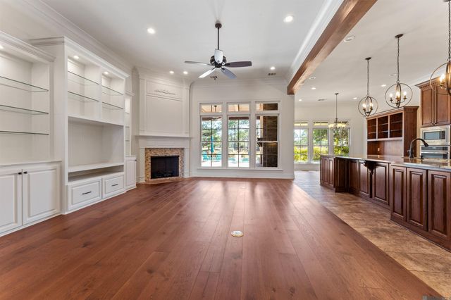 2631 Tiger Crossing Dr, Baton Rouge, LA 70810