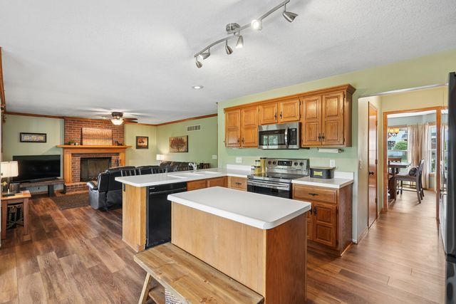 808 W 59th Street, Davenport, IA 52806