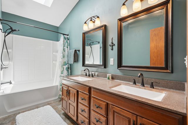 808 W 59th Street, Davenport, IA 52806