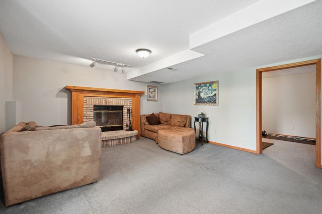808 W 59th Street, Davenport, IA 52806