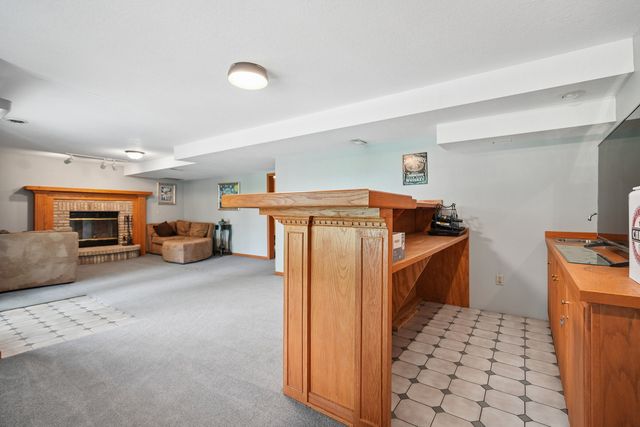 808 W 59th Street, Davenport, IA 52806