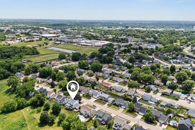 808 W 59th Street, Davenport, IA 52806