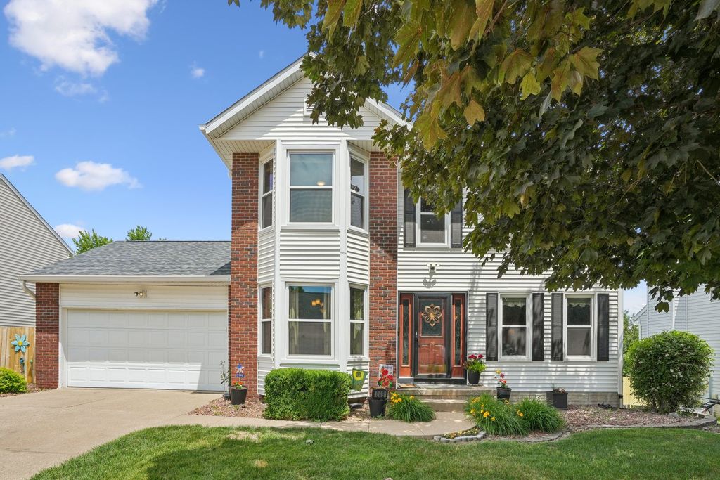 808 W 59th Street, Davenport, IA 52806
