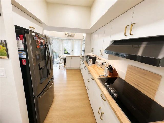 1313 Valley View 202, Glendale, CA 91202