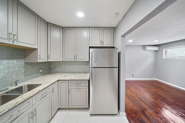 311 Hawthorne Street 1, Houston, TX 77006