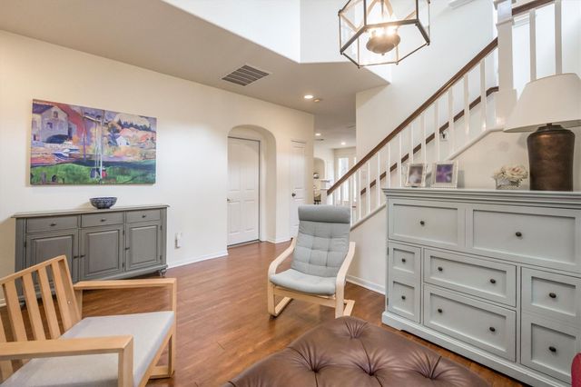 14 N Flickering Sun Circle, The Woodlands, TX 77382