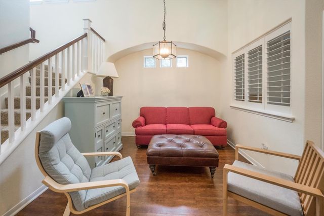 14 N Flickering Sun Circle, The Woodlands, TX 77382