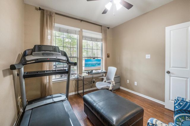 14 N Flickering Sun Circle, The Woodlands, TX 77382