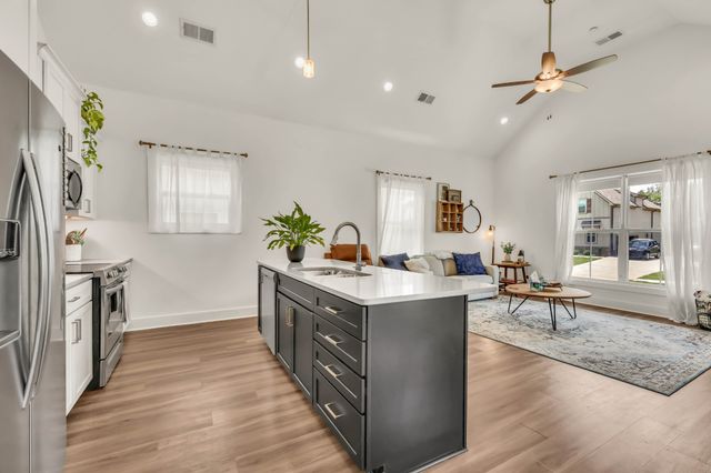 1340 Hicks Edgen Rd, Pleasant View, TN 37146