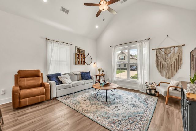 1340 Hicks Edgen Rd, Pleasant View, TN 37146