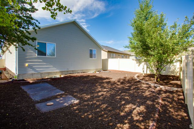 1648 E SLOW WATER WAY, Eagle Mountain, UT 84005