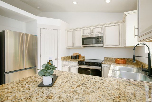 1648 E SLOW WATER WAY, Eagle Mountain, UT 84005