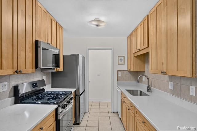 921 Raymond Street, Ann Arbor, MI 48103
