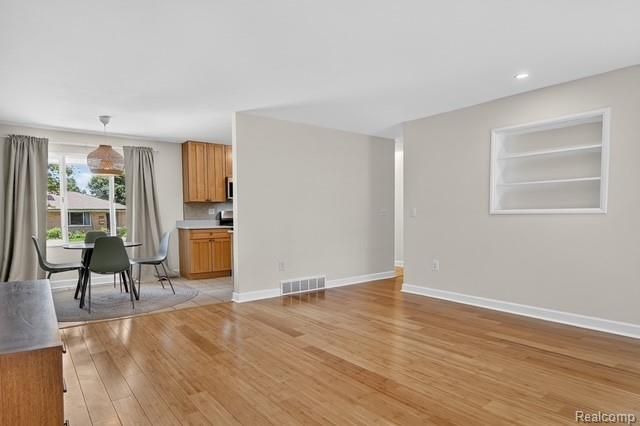 921 Raymond Street, Ann Arbor, MI 48103