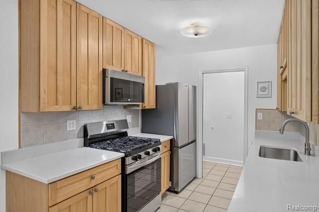 921 Raymond Street, Ann Arbor, MI 48103