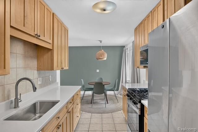 921 Raymond Street, Ann Arbor, MI 48103