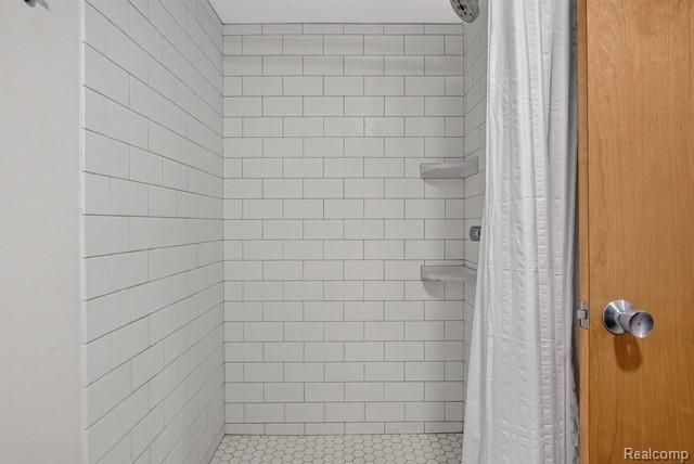 921 Raymond Street, Ann Arbor, MI 48103