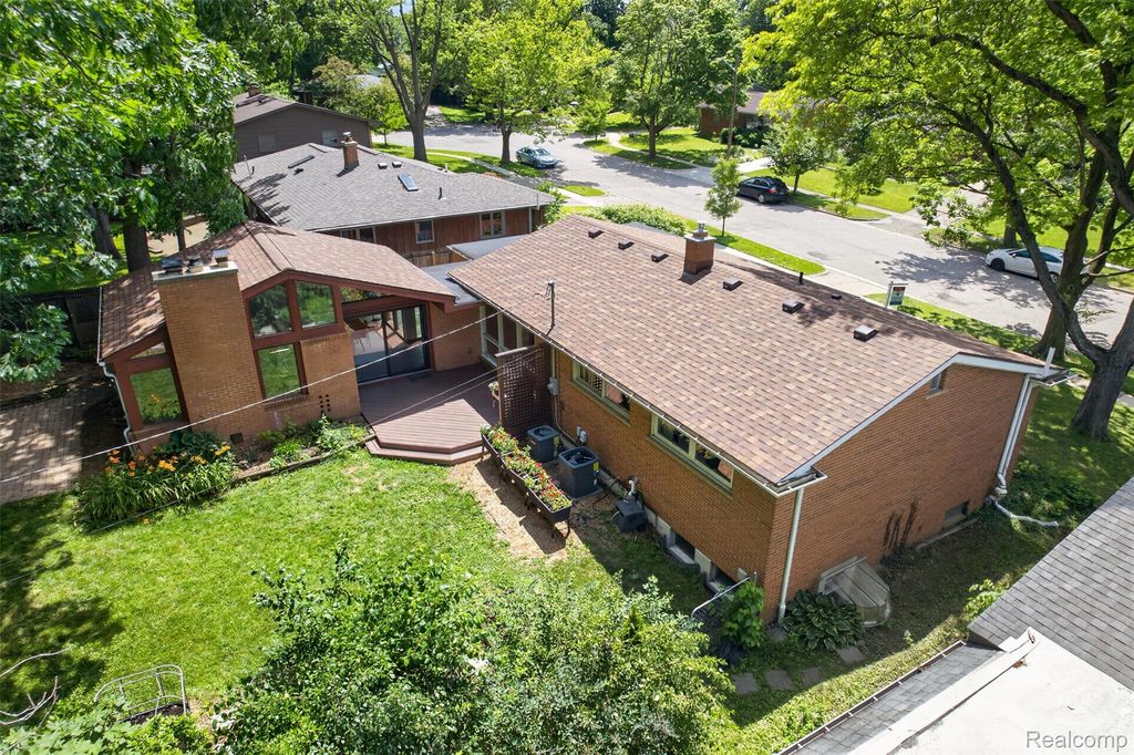 921 Raymond Street, Ann Arbor, MI 48103