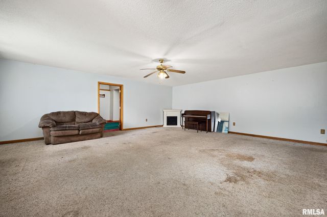 1500 N PARK Avenue, Peoria, IL 61604