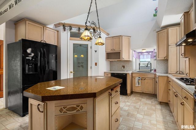 1500 N PARK Avenue, Peoria, IL 61604