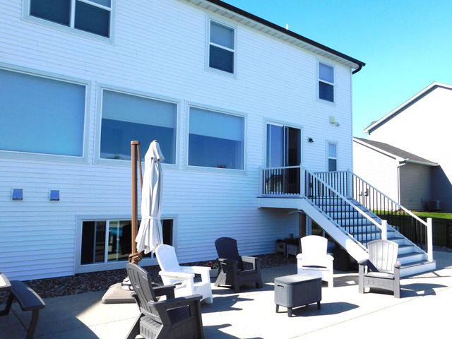 3233 Lilac Avenue N, Lake Elmo, MN 55042