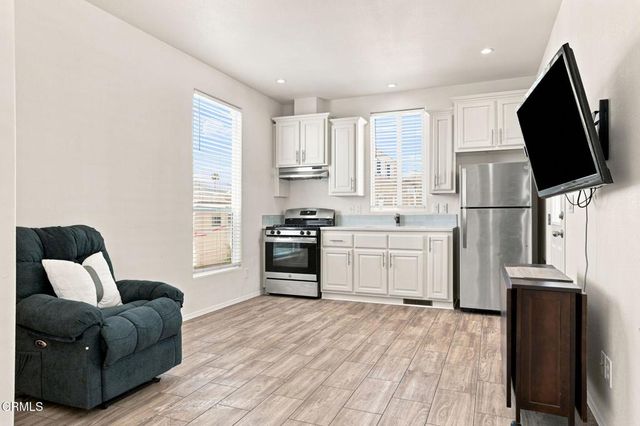3975 Telegraph Road 26, Ventura, CA 93003