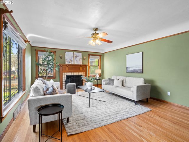 1520 12TH St, Oregon City, OR 97045