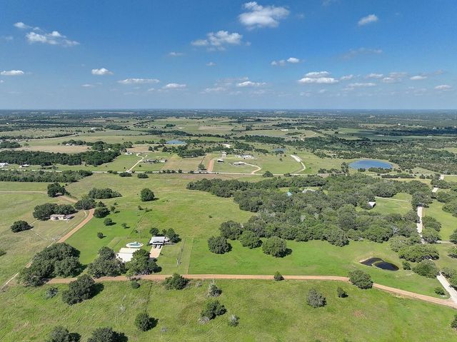 4214 Old College RD, La Grange, TX 78945