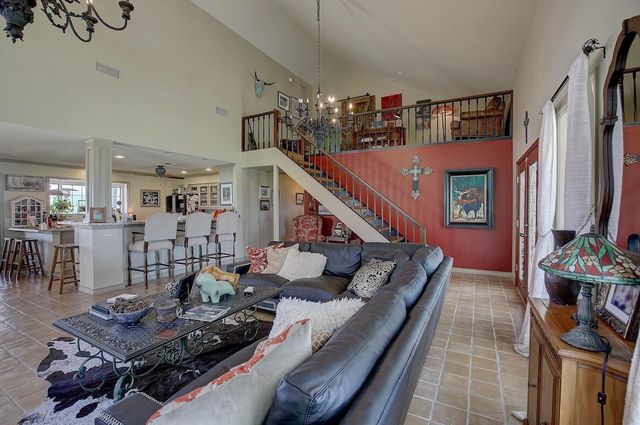 4214 Old College RD, La Grange, TX 78945