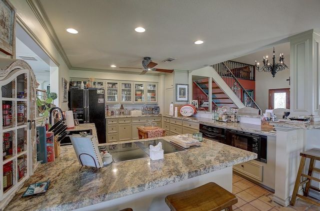 4214 Old College RD, La Grange, TX 78945