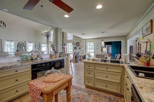4214 Old College RD, La Grange, TX 78945