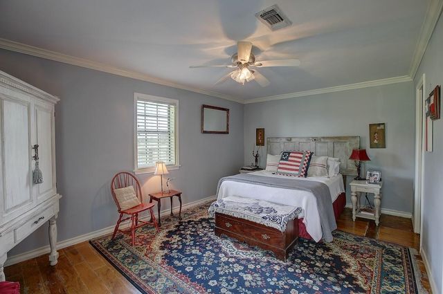 4214 Old College RD, La Grange, TX 78945