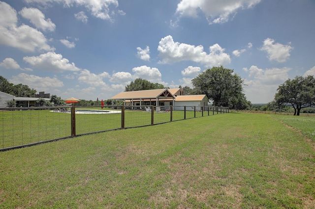 4214 Old College RD, La Grange, TX 78945