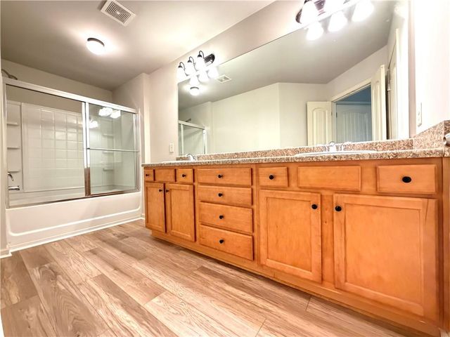 323 Knelston Oak Drive, Suwanee, GA 30024