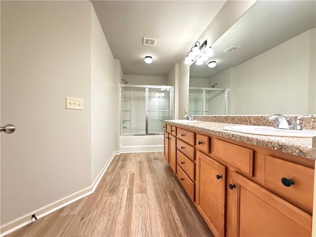 323 Knelston Oak Drive, Suwanee, GA 30024