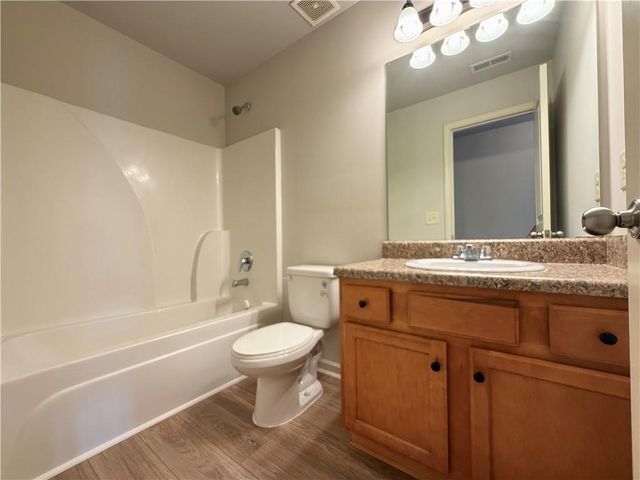 323 Knelston Oak Drive, Suwanee, GA 30024
