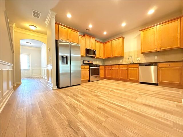 323 Knelston Oak Drive, Suwanee, GA 30024