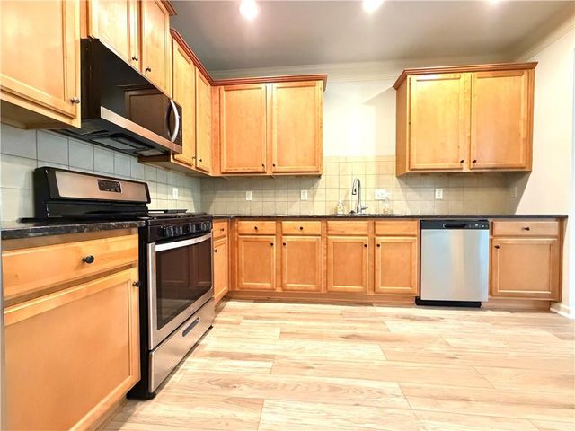 323 Knelston Oak Drive, Suwanee, GA 30024