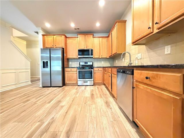 323 Knelston Oak Drive, Suwanee, GA 30024
