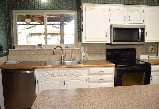 1012 Meridith Drive, Terrell, TX 75160