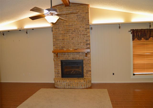 1012 Meridith Drive, Terrell, TX 75160