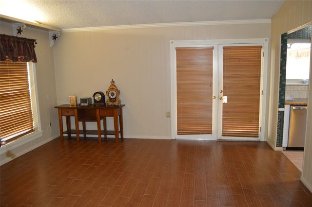 1012 Meridith Drive, Terrell, TX 75160