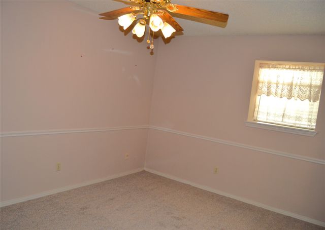 1012 Meridith Drive, Terrell, TX 75160