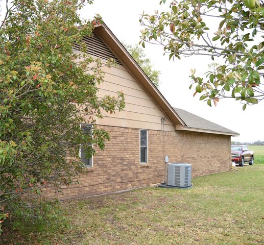 1012 Meridith Drive, Terrell, TX 75160